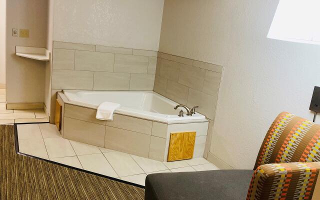 Holiday Inn Express Hotel & Suites Hillview, an IHG Hotel