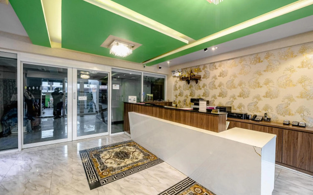 Gold Airport Suites