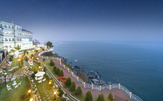 Samcheok CNBLUE Pension