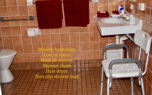 Town & Country Motor Inn