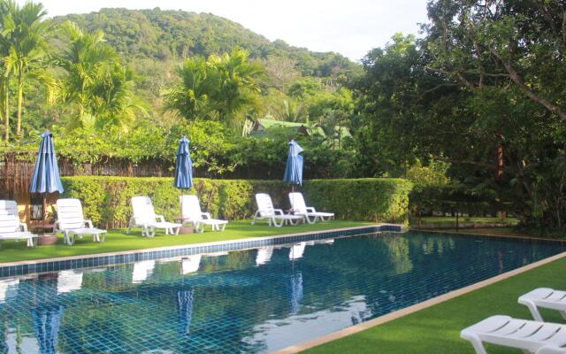 Baan Panwa Resort