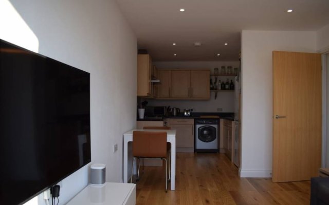1 Bedroom Flat Next to Greenwich Station