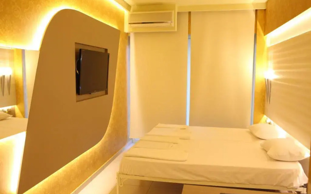 Oneiro Suites