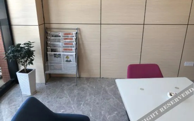 Heyi Apartment
