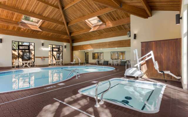 Comfort Inn & Suites Branson Meadows