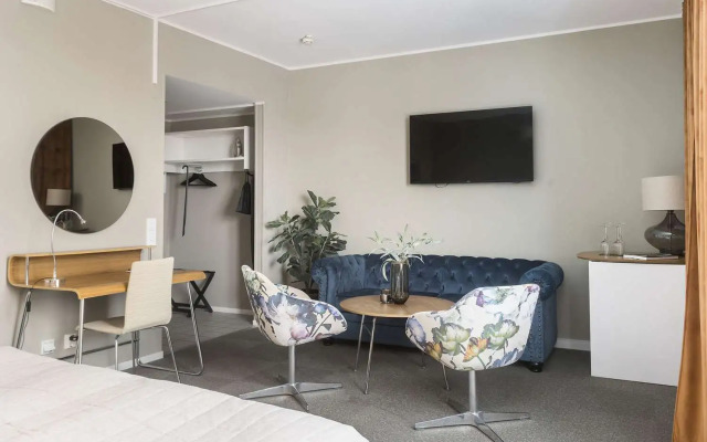 Best Western Hotel River C