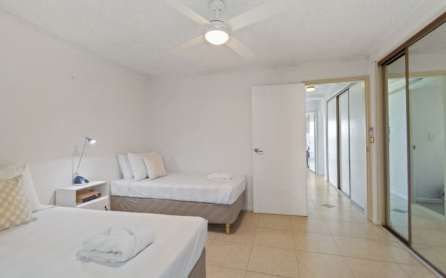 Unit 04 Aqua Linea – Guest Rooms – Noosa Heads