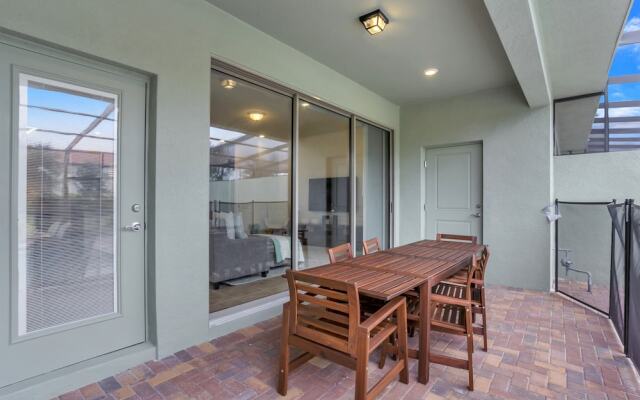 5brm Tiki Bar on Site & Restaurant