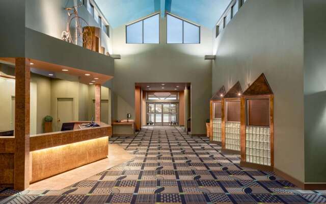 Royal Hotel West Edmonton, Trademark Collection by Wyndham