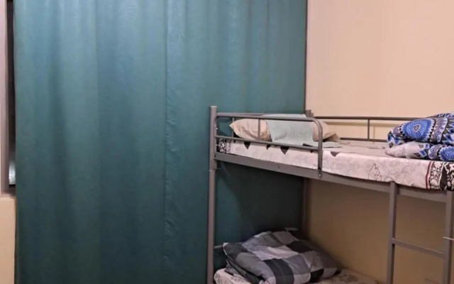Top House Hostel
