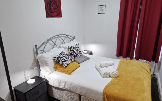 Birtley's Diamond 3 bed Apt, Sleeps 6 Guests