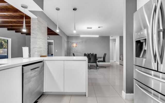 Hollywood Hills 3BD Home