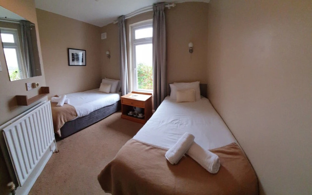 Portfinn Lodge
