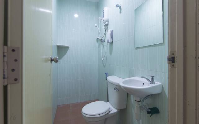 OYO 44072 Mines Cempaka Hotel