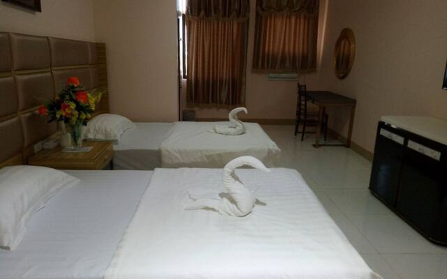 Meaco Royal Hotel - Taytay