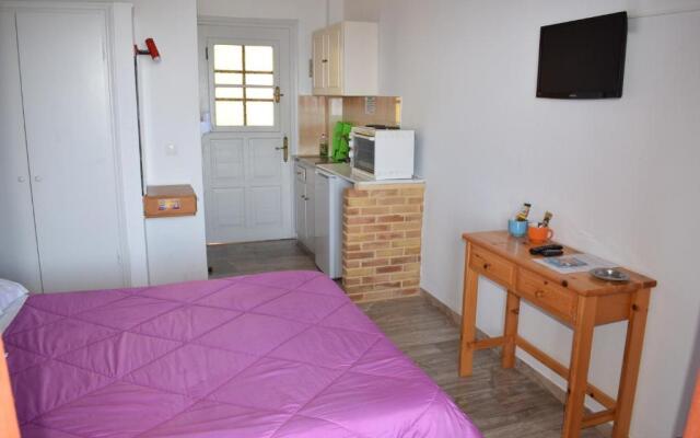 Rising Sun Apartments and Studios