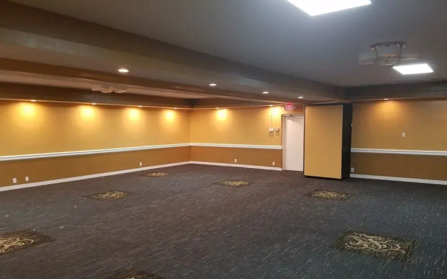 Rodeway Inn & Suites