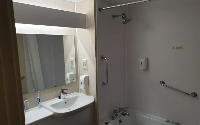 Travelodge Manchester Birch M62 Eastbound