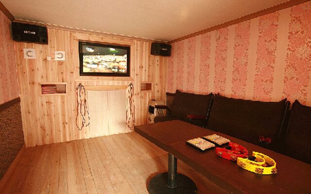 Taean Attica Pension