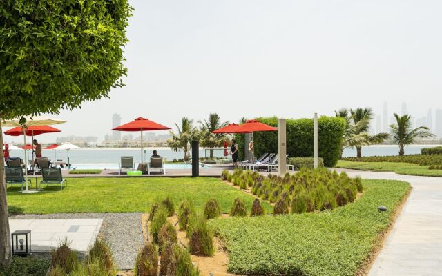 Spacious beachfront 2 bedroom apartment