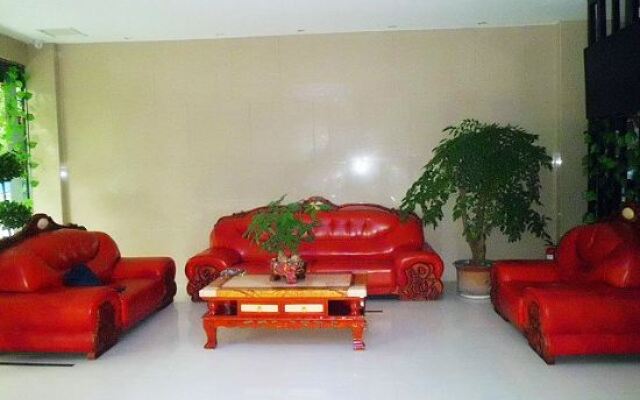 Yading Hotel (Yicheng Xiangsha Avenue)