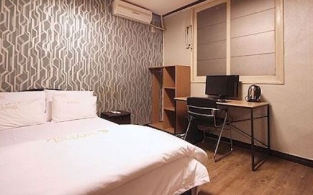 S Hotel Gumi