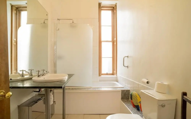 Great Location! 3 Bedroom Ground Floor