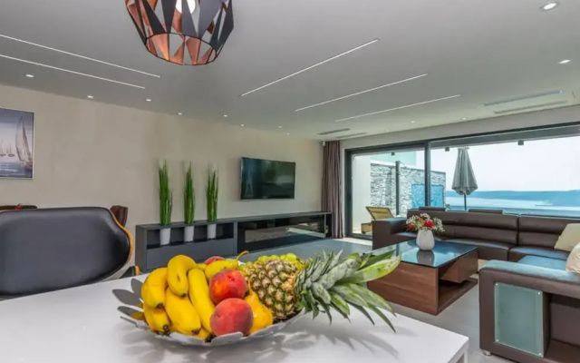 Lorena Stylish Sea View Villa