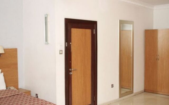 Bec Suites