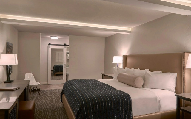 Fredericksburg Inn & Suites