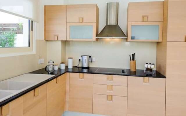 Rent Private Villa 015