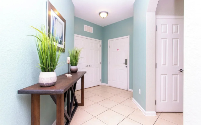 Magnificent 2 Bedroom Apartment Vista Cay Resort 107