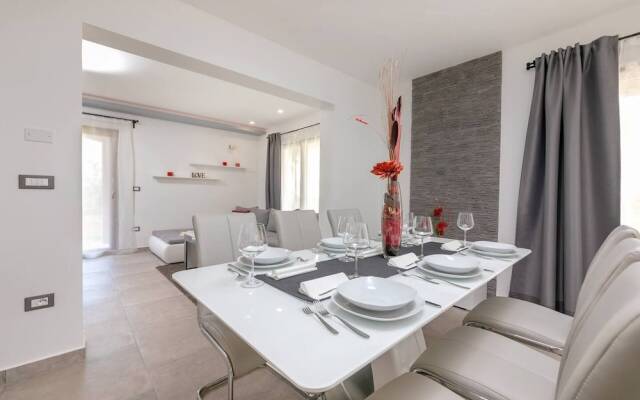 Charming 6-bed Villa in Vižinada