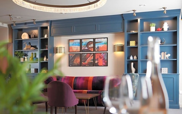 Potters Heron Hotel