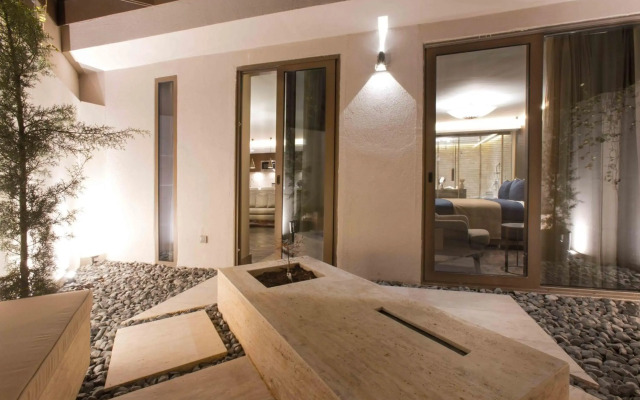 Noble22 Suites