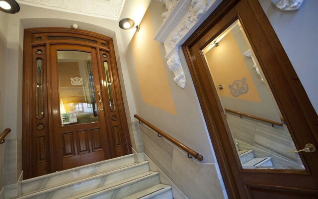 Suites Gran Via 44 Apartahotel