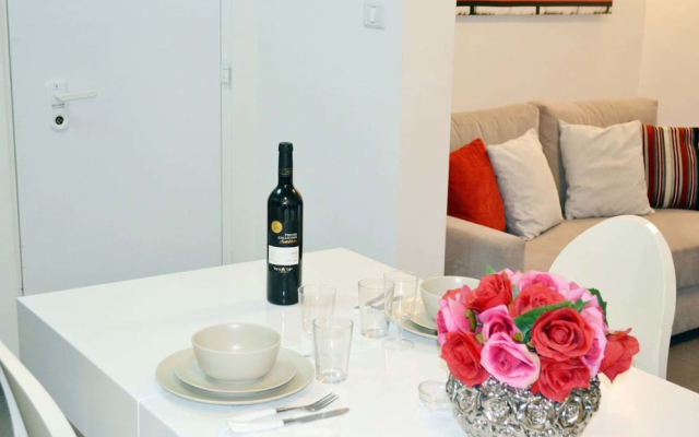 Modern in City Center by FeelHome