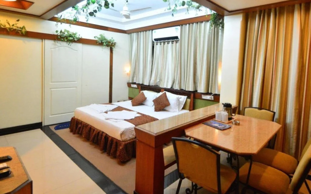 Hotel Anuradha Palace