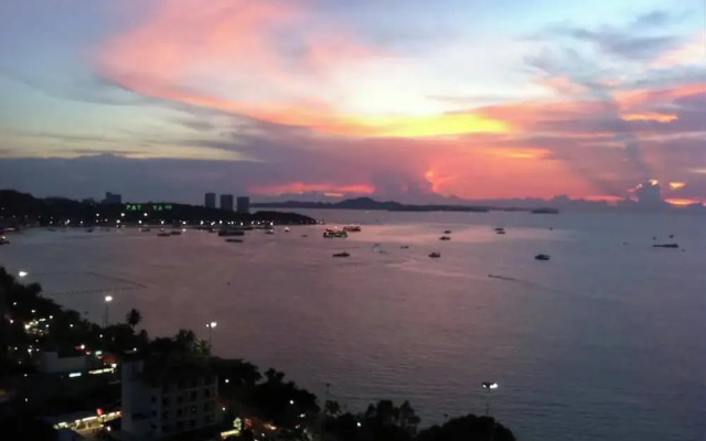 2 Bed Room Beautiful Location - Central Pattaya