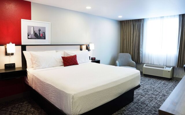 Ramada Dfw Airport South (Irving, Tx) - Standard Room