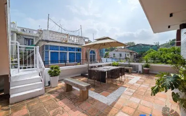 Yirenhai Audio and Video Homestay (Gulangyu Wujing Road Branch)