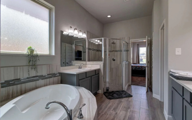 Lakeview Mansion A Chic Estate