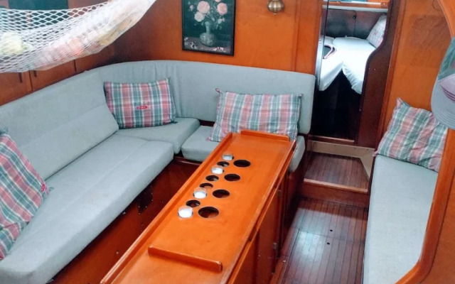Private Over-the-Water Cabin in San Blas including Meals