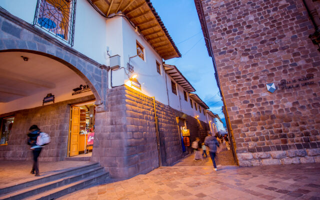 Yabar Hotel Plaza