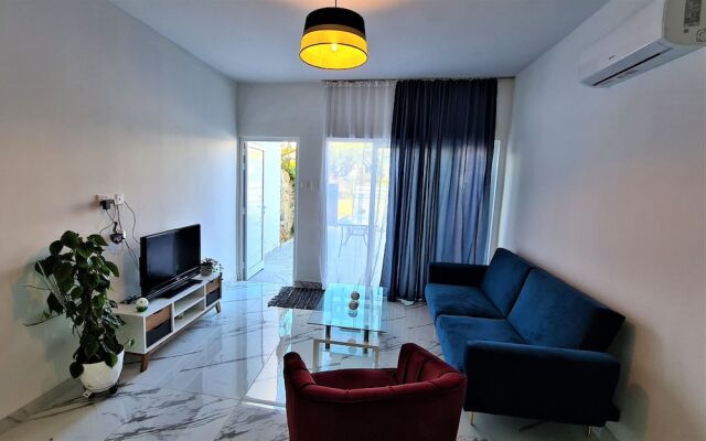 Paphos Light House Apartment