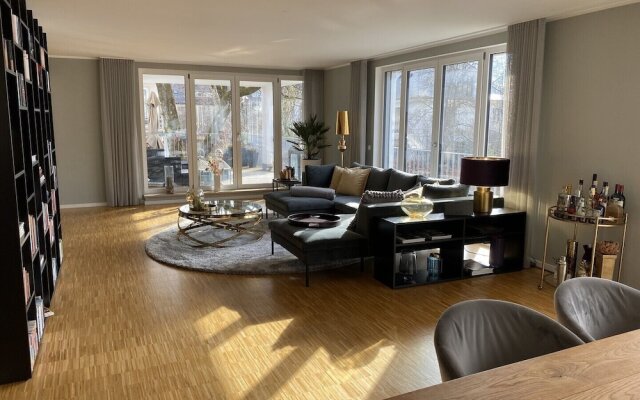 Beautiful 3-bed Apartment in Munchen