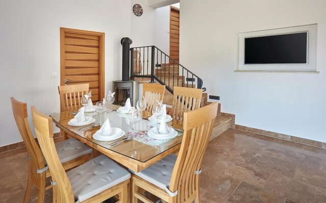 Stunning Home in Povlja With 4 Bedrooms, Wifi and Outdoor Swimming Pool