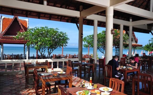 Royal Lanta Resort & Spa