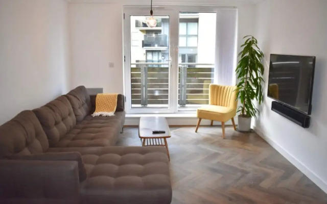 Central 2 Bedroom Modern Apartment