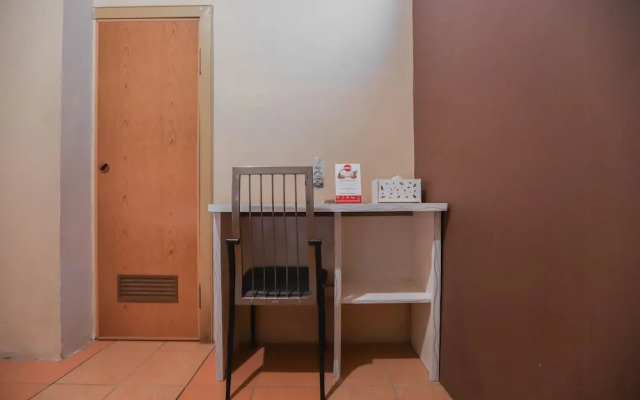 OYO 298 Gemilang Guesthouse Near Siloam Hospitals Kelapa Dua